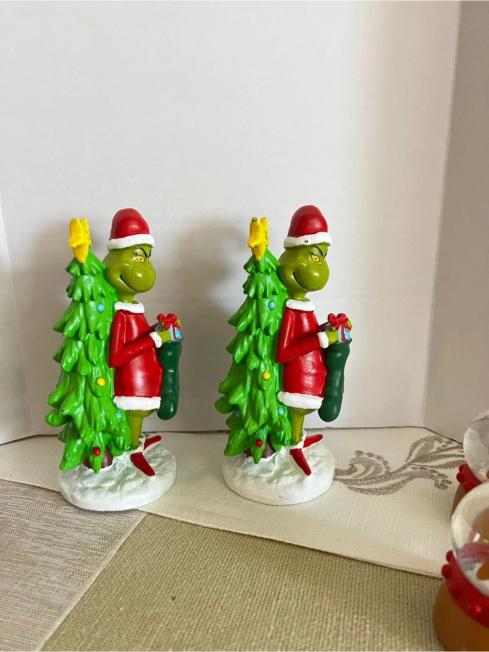 Lot of 5 The Grinch Christmas Figurine Dr Seuss Santa 6.5